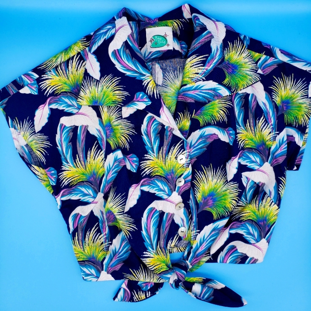 Hawaiian Floral Tie Top Shell Buttons Ruby Dooby Clothing